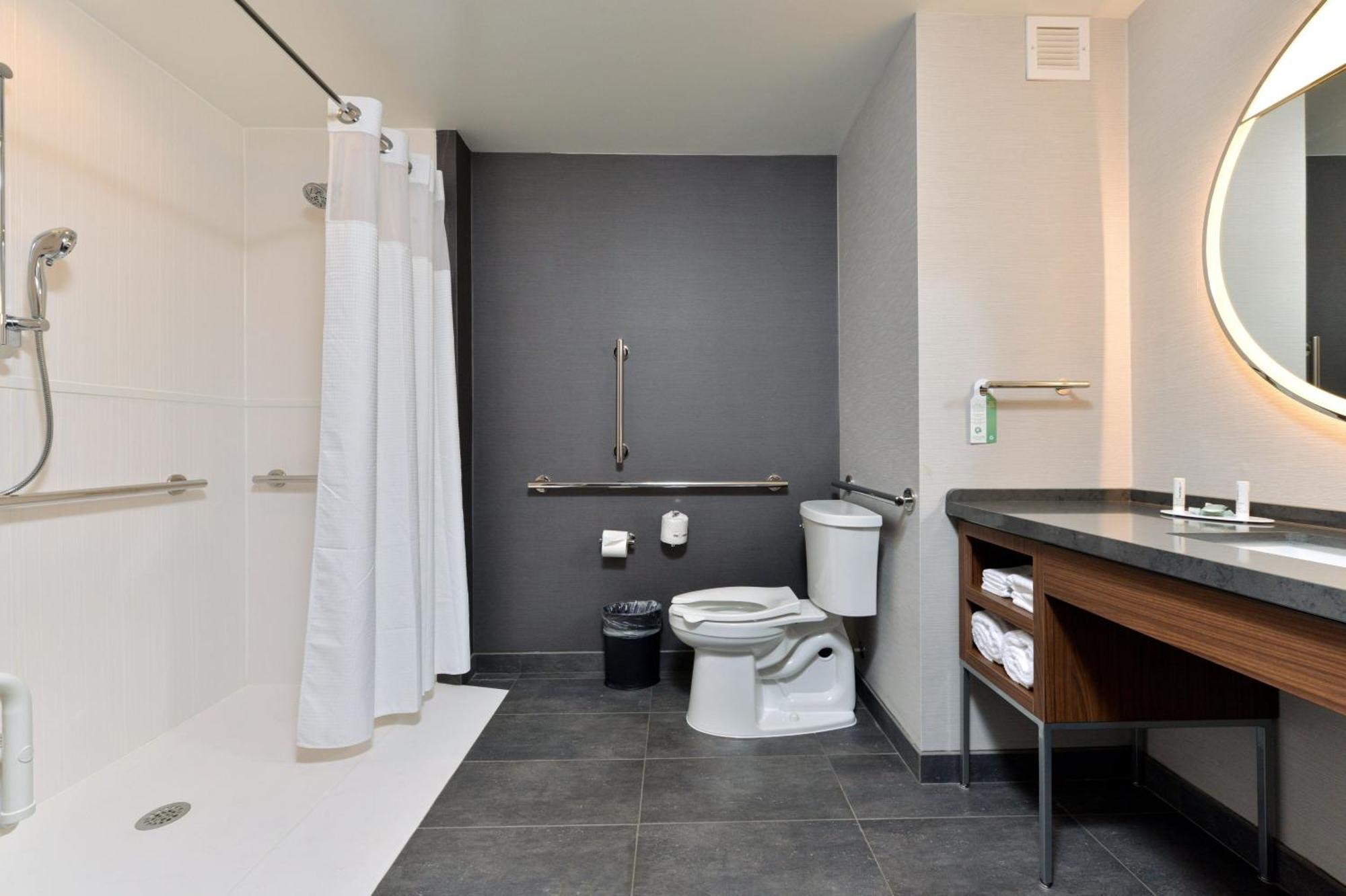 Courtyard By Marriott Raleigh Cary Crossroads Hotel Exterior photo