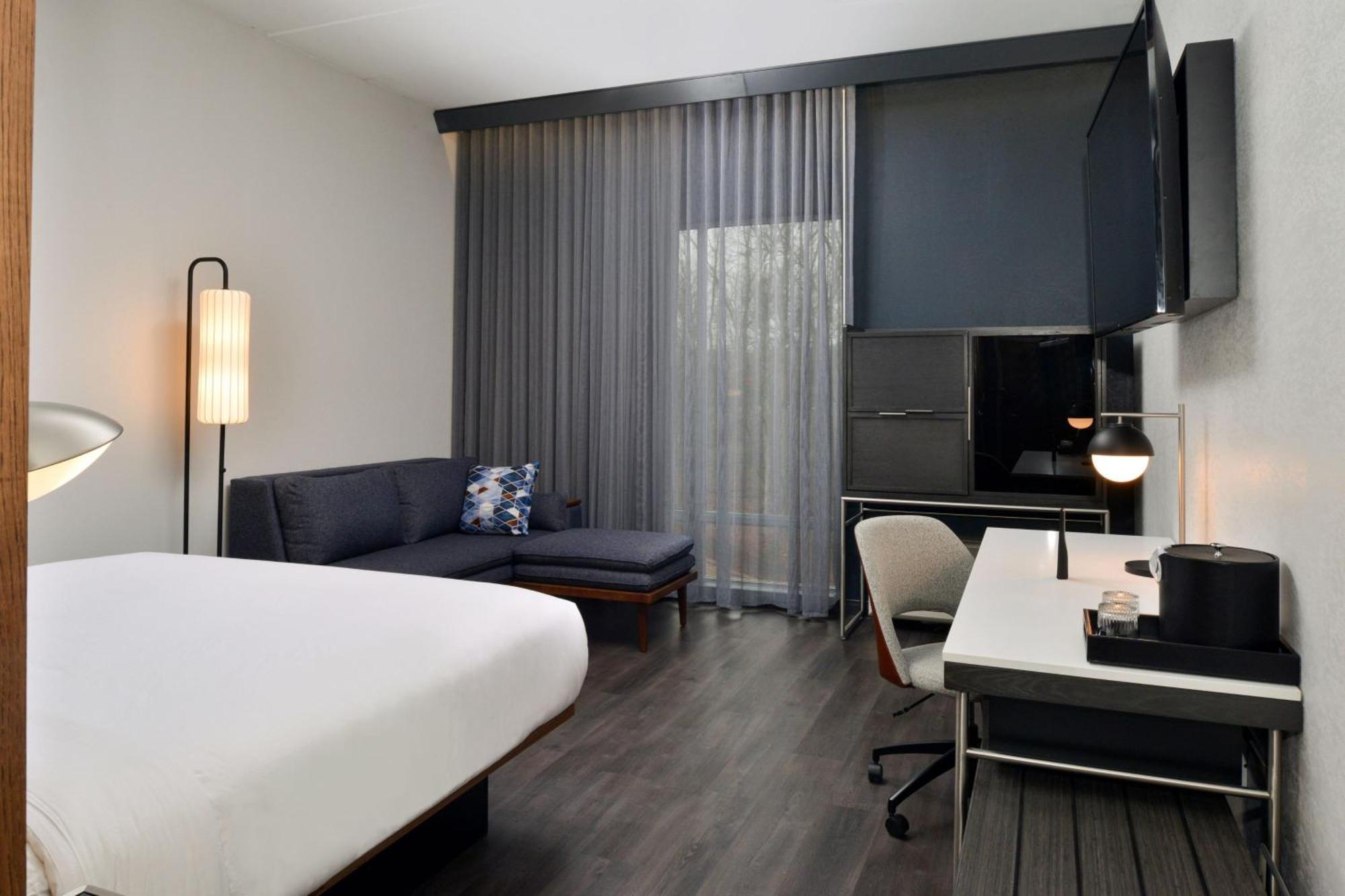 Courtyard By Marriott Raleigh Cary Crossroads Hotel Exterior photo