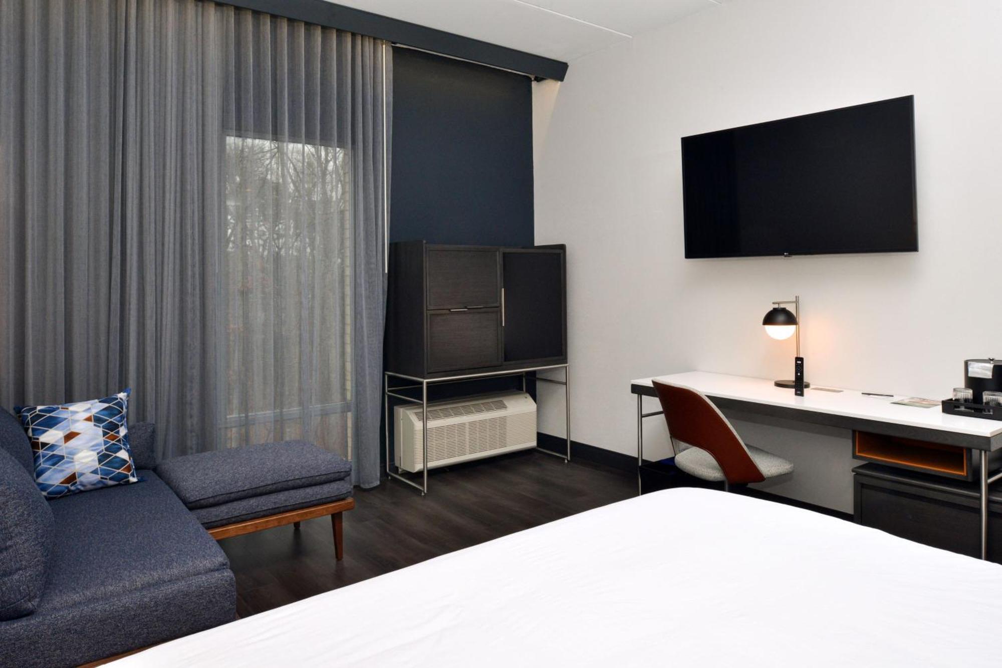 Courtyard By Marriott Raleigh Cary Crossroads Hotel Exterior photo