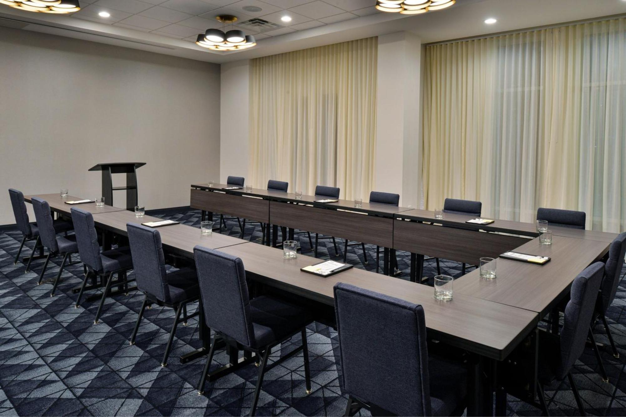 Courtyard By Marriott Raleigh Cary Crossroads Hotel Exterior photo