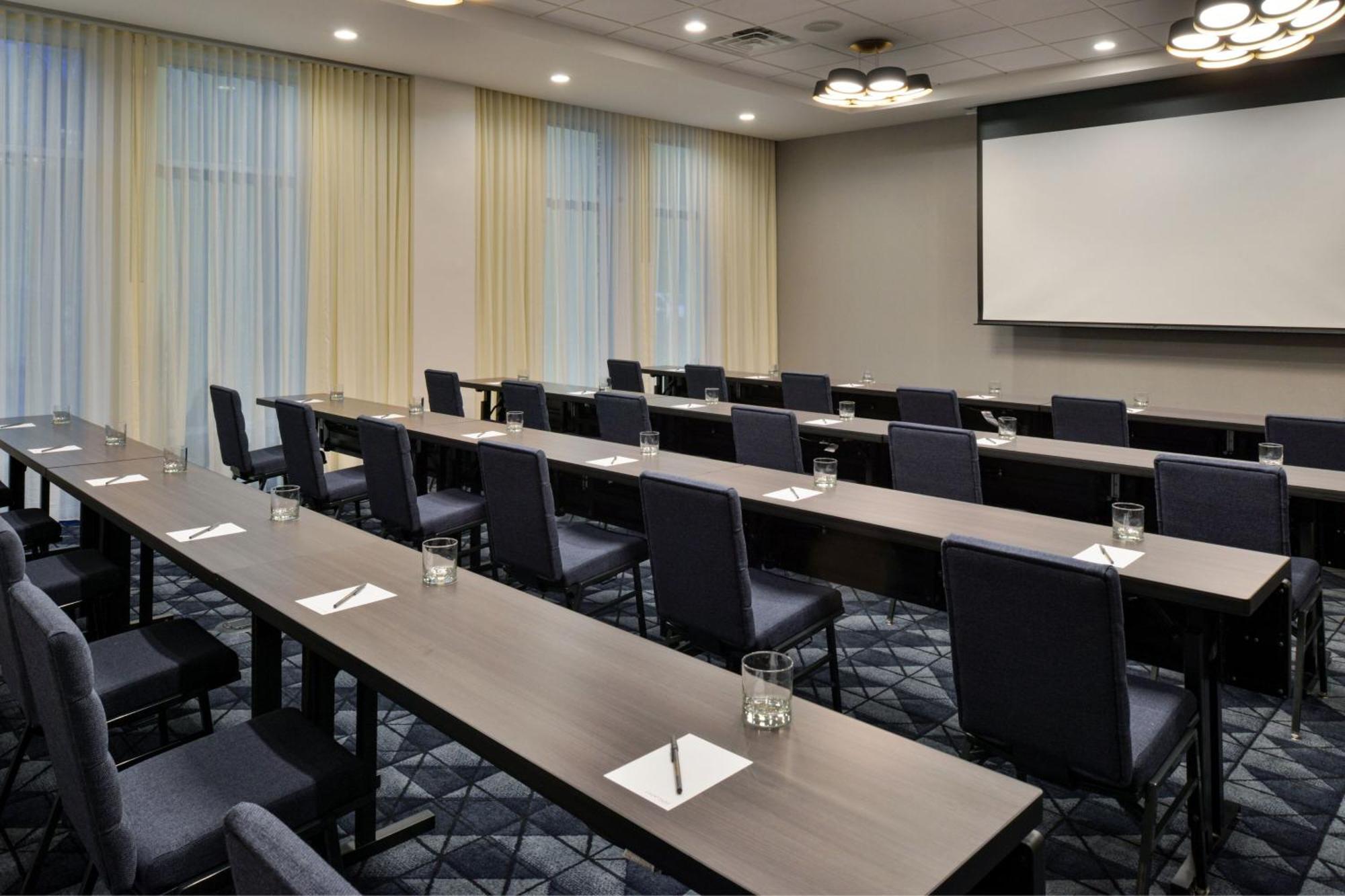 Courtyard By Marriott Raleigh Cary Crossroads Hotel Exterior photo