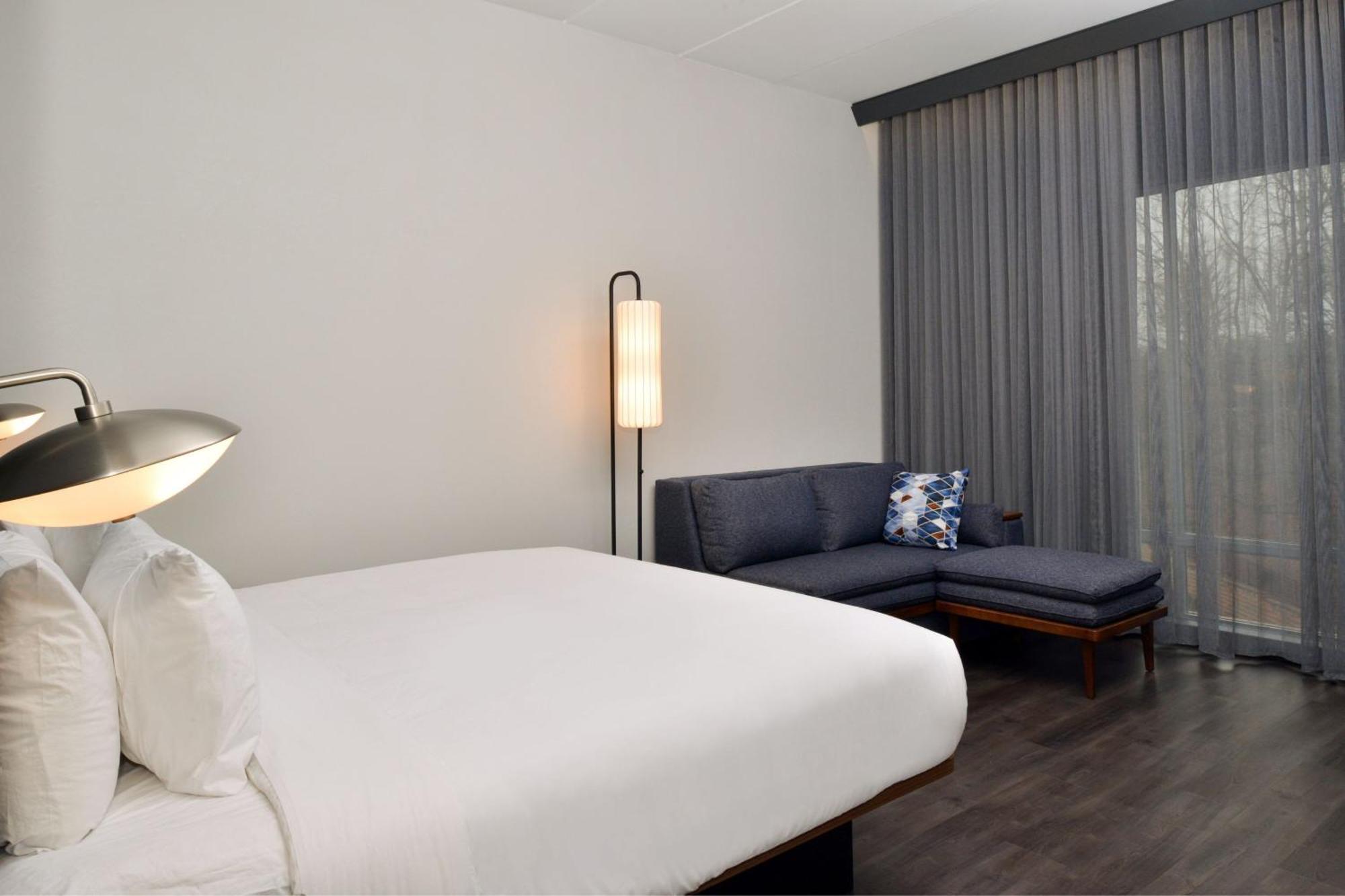 Courtyard By Marriott Raleigh Cary Crossroads Hotel Exterior photo